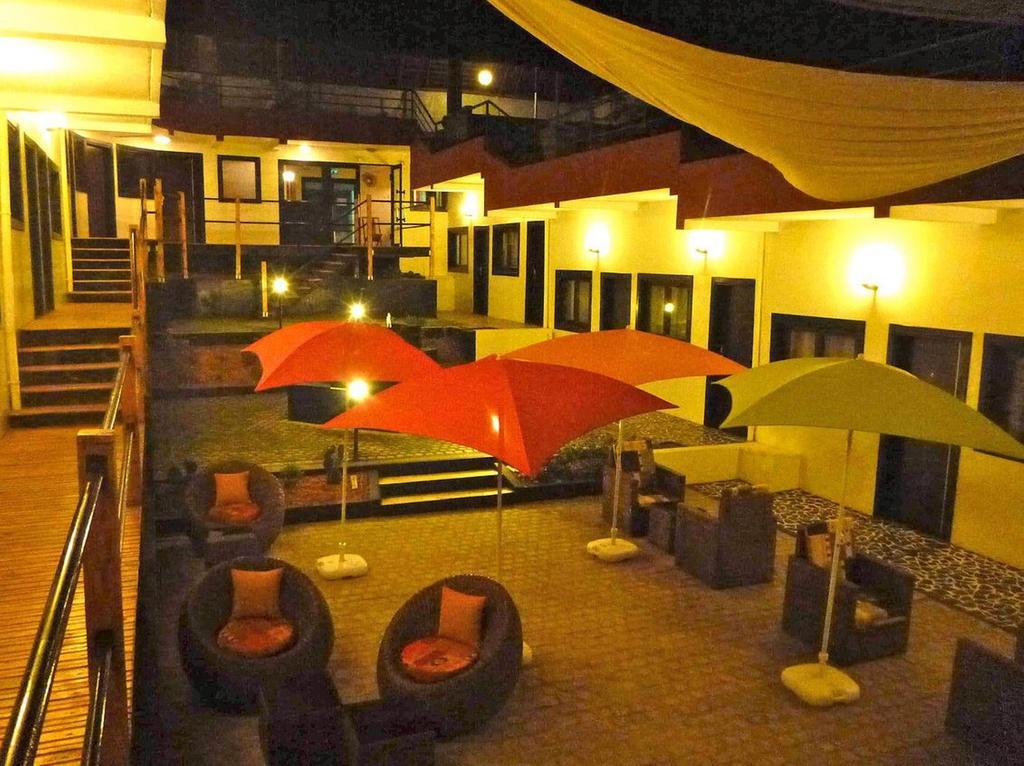 Detente Hotel Abidjan Exteriör bild